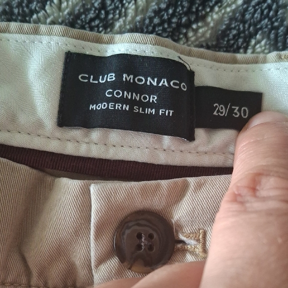 Club Monaco Connor Modern Slim Fit Beige Shorts - Picture 2 of 5
